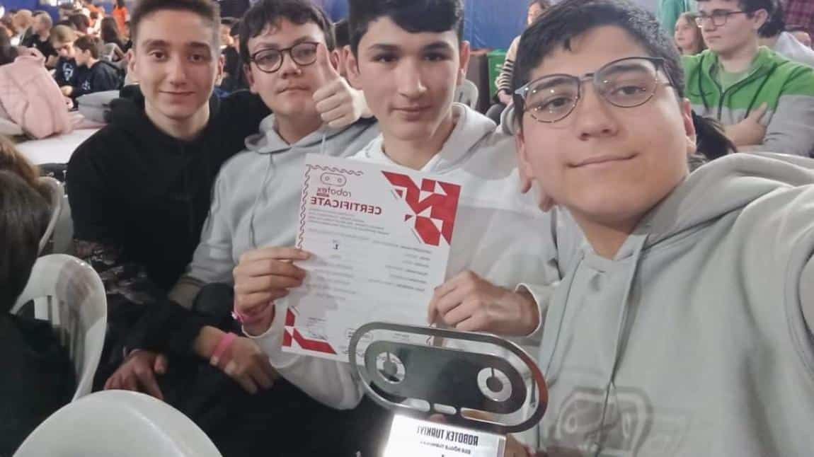 İzmir Robotex Bölge Yarışmasında Birincilik